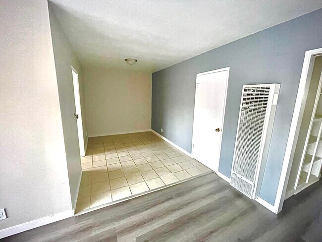 Amplio comedor - 3851 Coco Ave