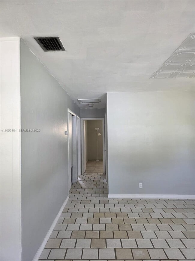 Foto del edificio - 46 NW 14th Ct