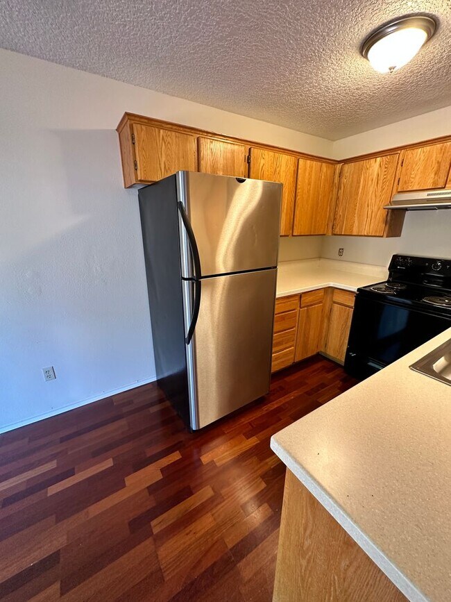 Building Photo - Lydia Court Duplex
