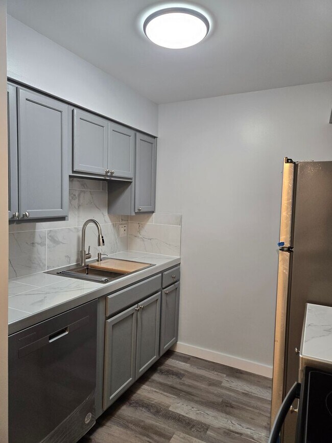 Foto del edificio - 14221 Shadow Moss Ln