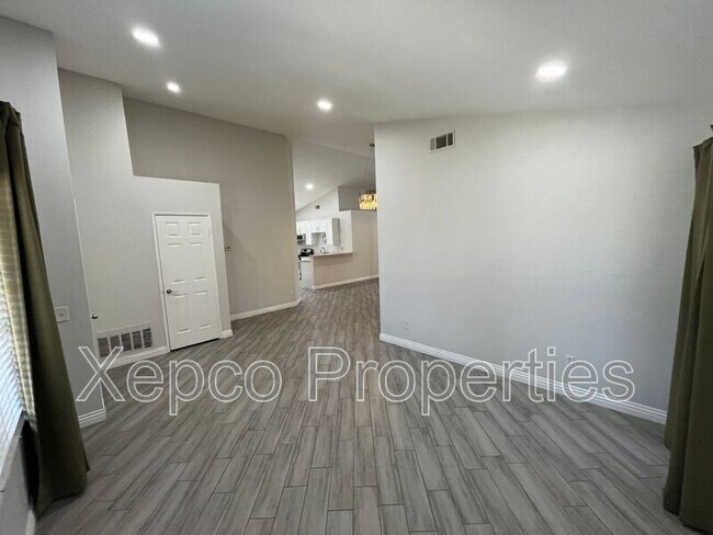 Foto del edificio - 81812 Tecoma Ave