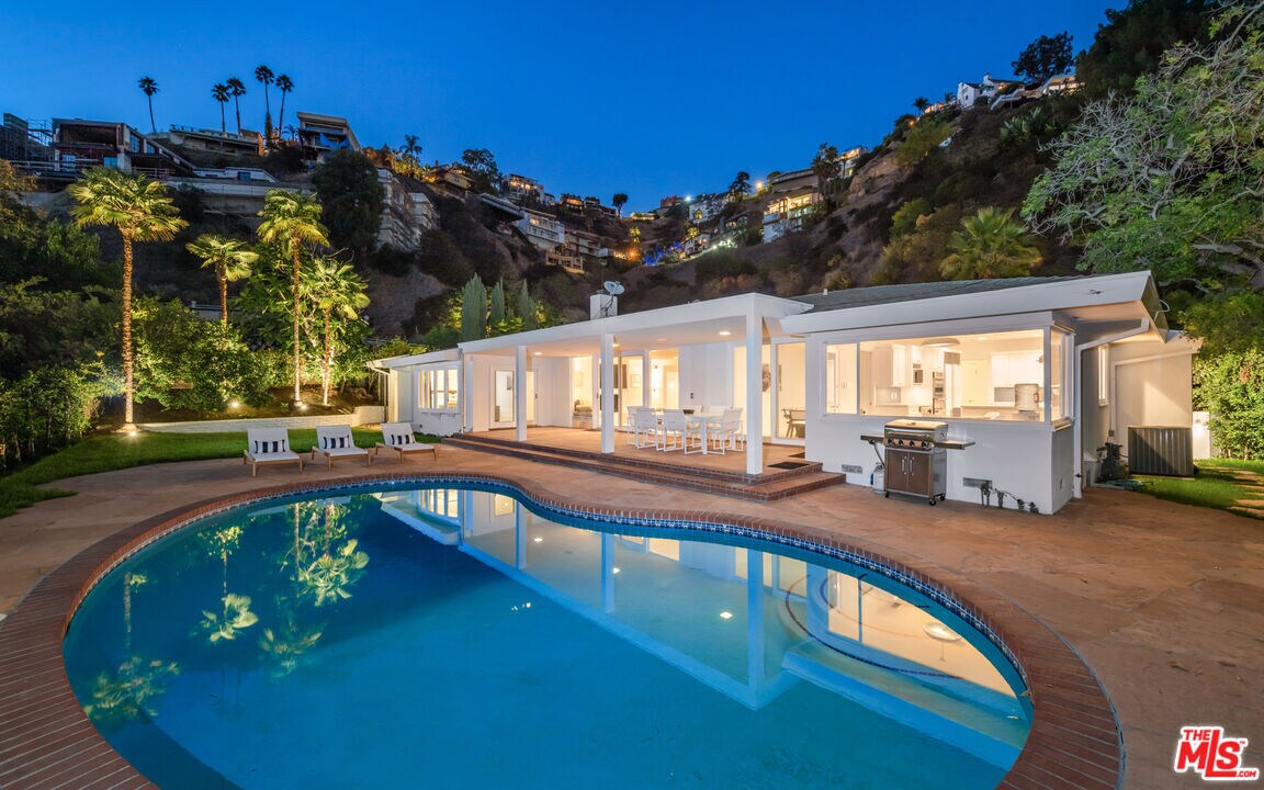 Foto principal - 1811 Rising Glen Rd