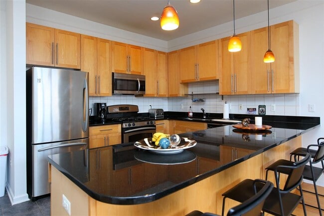 Building Photo - 1300 Grand St