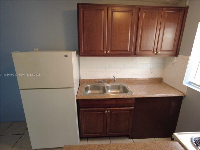 Foto del edificio - 620 NW 16th Ave