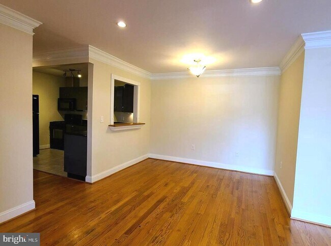 Foto del edificio - 10723 West Dr