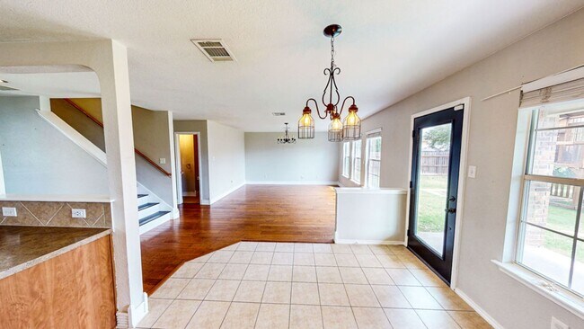 Building Photo - Highly sought House Creek North Subdivisio...