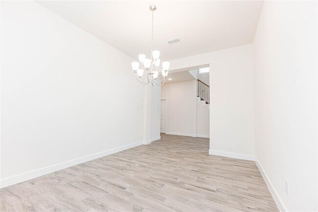Building Photo - 26927 Brighton Valley Way