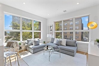 Building Photo - 6025 JFK Blvd E