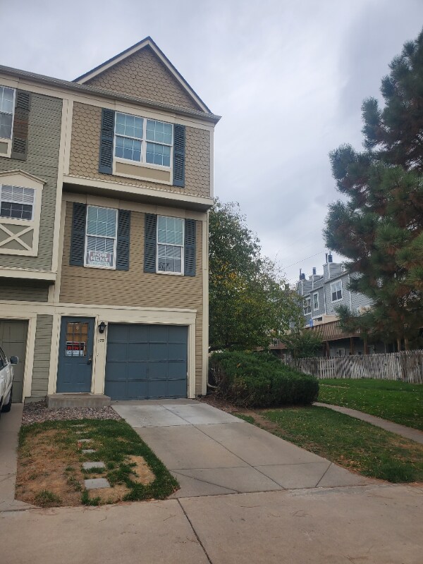 Primary Photo - 1699 S Trenton St