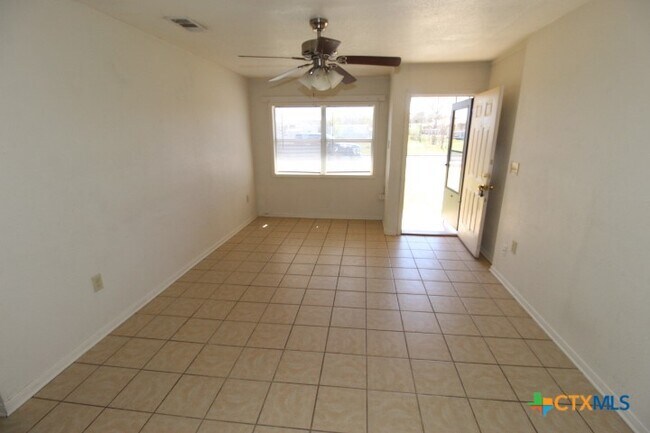 Foto del edificio - 203 W Bobwhite Ln