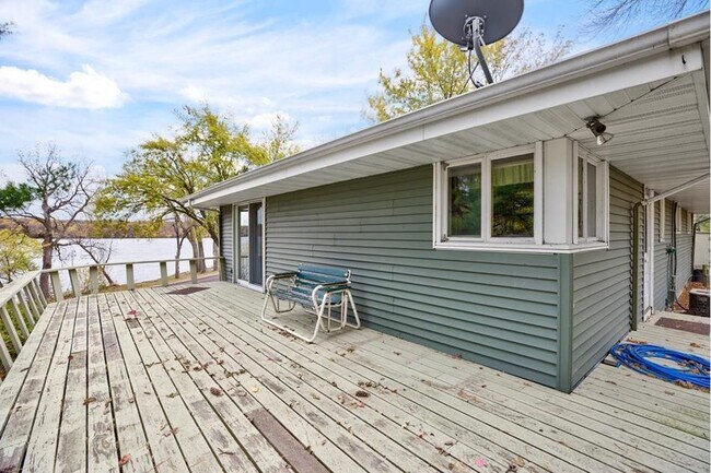 Foto del edificio - 13878 Sakatah Lake Rd