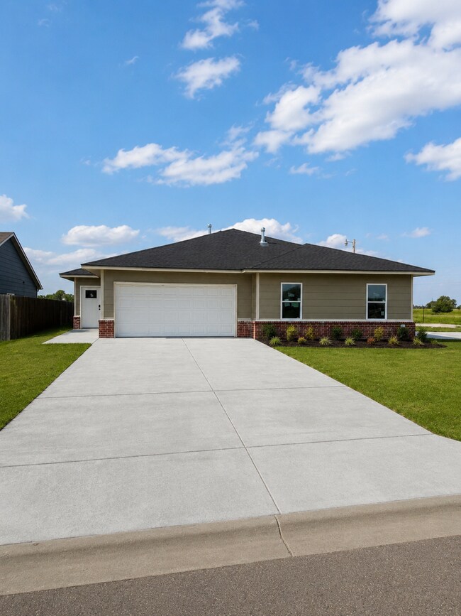 Building Photo - 446 S Longbranch Dr