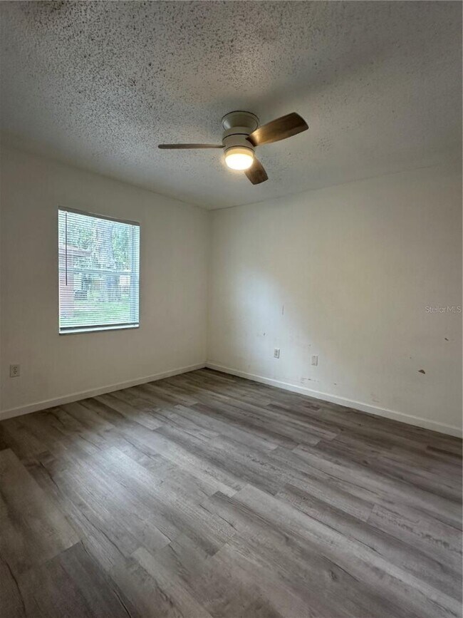 Building Photo - 704 Sunset Ave