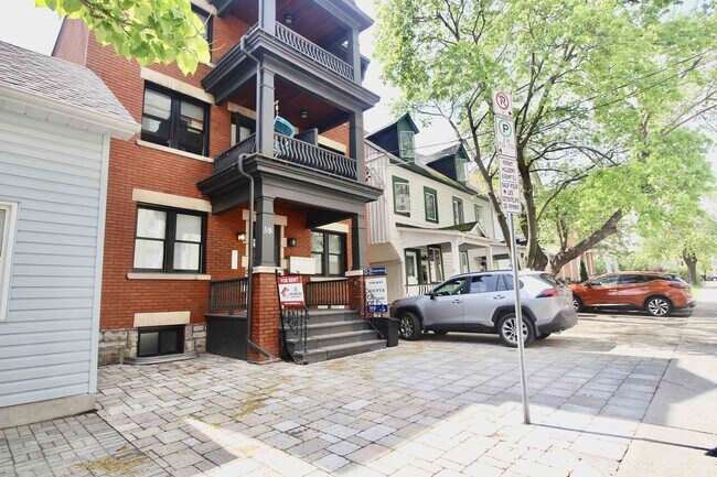 Photo du bâtiment - 38 Bruyère St