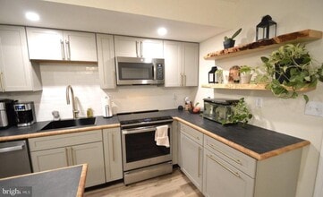 Building Photo - 138 Creekside Ct