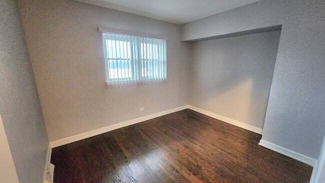 Foto del edificio - 1008 N Milwaukee Ave