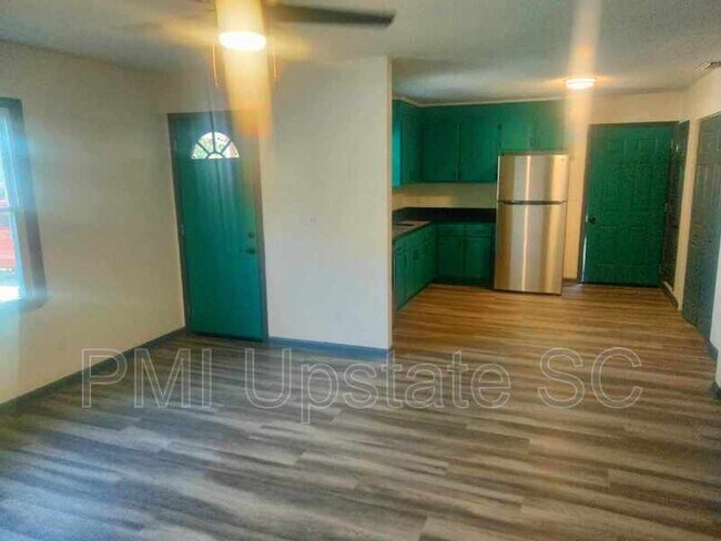 Building Photo - 307 Pinckney St
