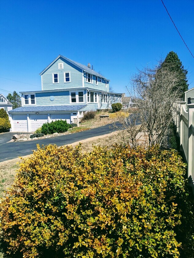 Primary Photo - 743 Ocean Ave