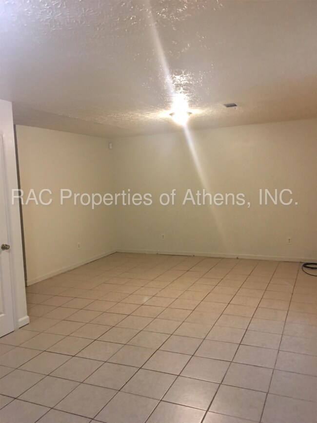 Foto del edificio - 106 Massey Ln