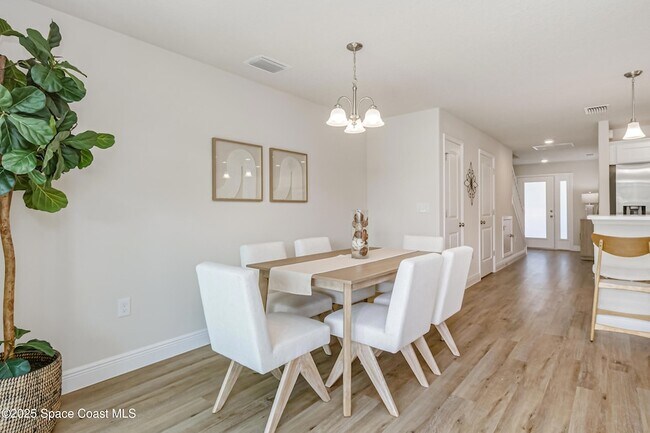 Building Photo - 177 Hidden Woods Pl