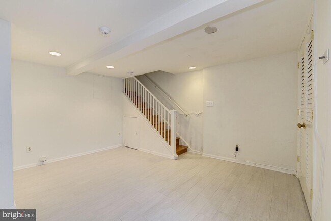 Building Photo - 1324 34th St NW