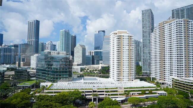 Foto del edificio - 540 Brickell Key Dr