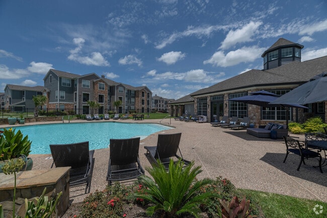 Building Photo - 2800 Tranquility