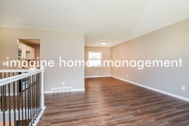 Foto del edificio - 7881 Driftwood Drive
