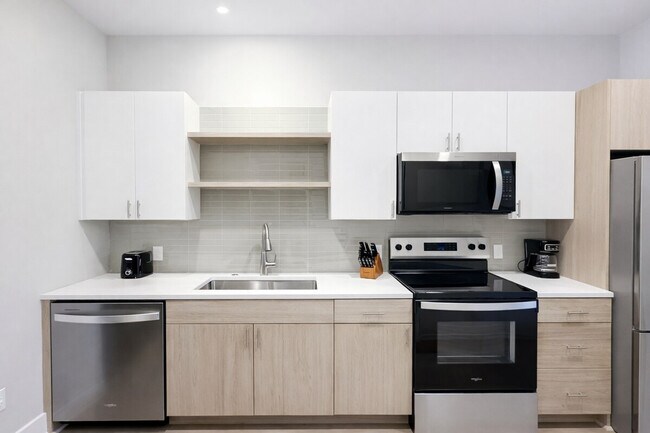 Foto del edificio - 4624 Douglas St