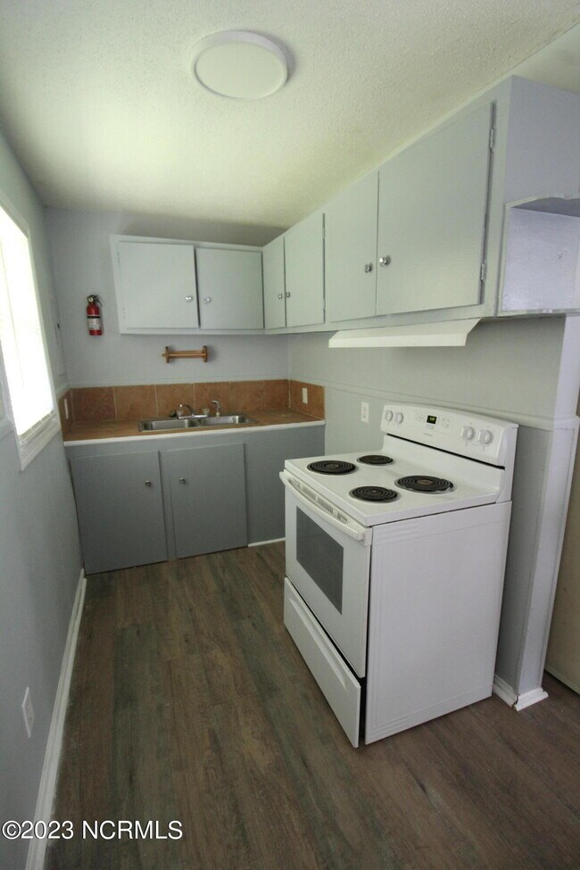 Foto del edificio - 671 NC-172