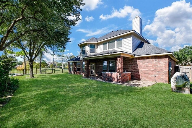 Building Photo - 11910 Shore Pointe Dr