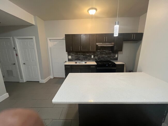 Kitchen - 62 Farley Ave