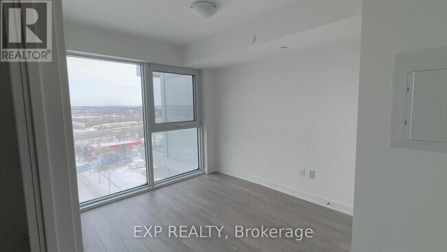 Photo du bâtiment - 1010 Sandy Beach Rd