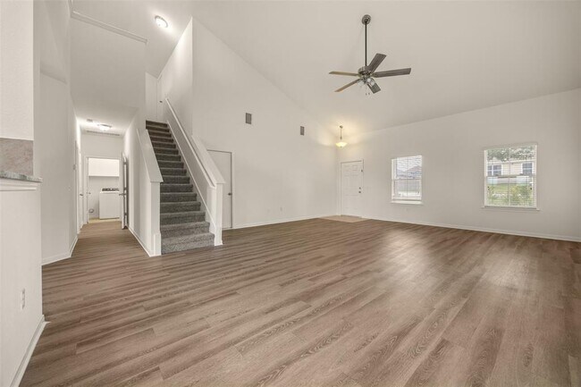 Building Photo - 703 Liard River Rd
