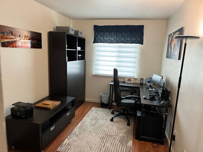 Foto del edificio - Charming 2BR Condo in Wallingford