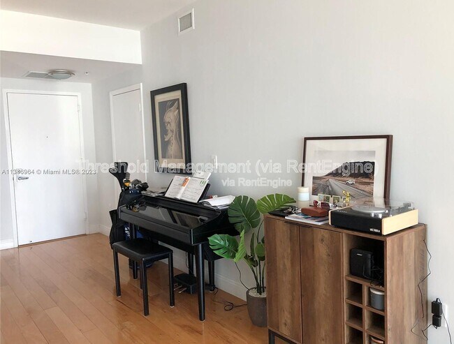 Foto del edificio - 90 SW 3rd St