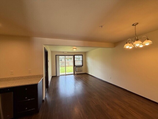 Building Photo - 2040 Andress Ln