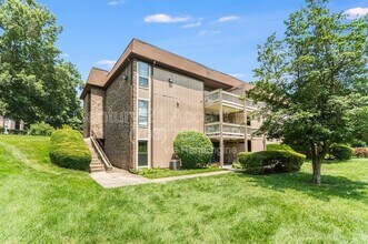 Building Photo - 5805 Royal Ridge Dr