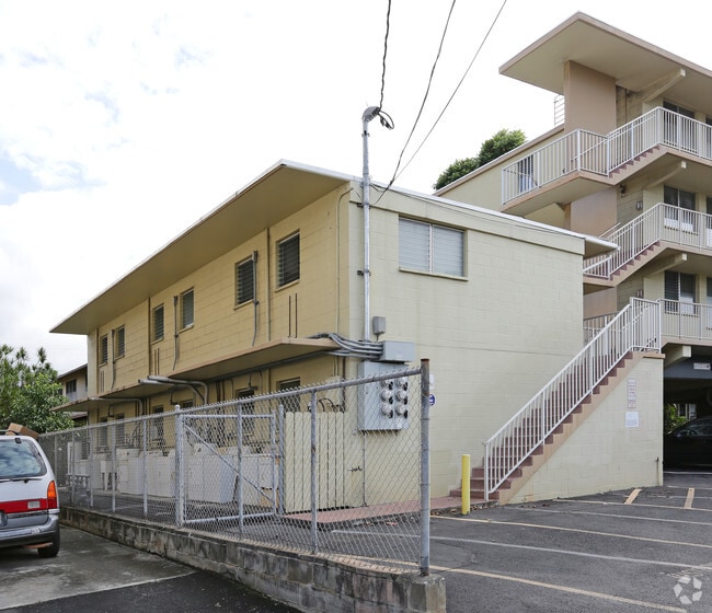 Building Photo - Nu'uanu Place