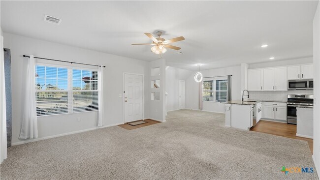 Foto del edificio - 324 Kenai Dr