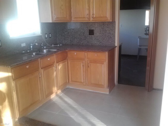 Foto del edificio - 3 br, 1 bath House - 8285 Packard Ave