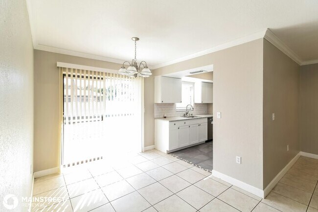 Building Photo - 4908 Live Oak Dr