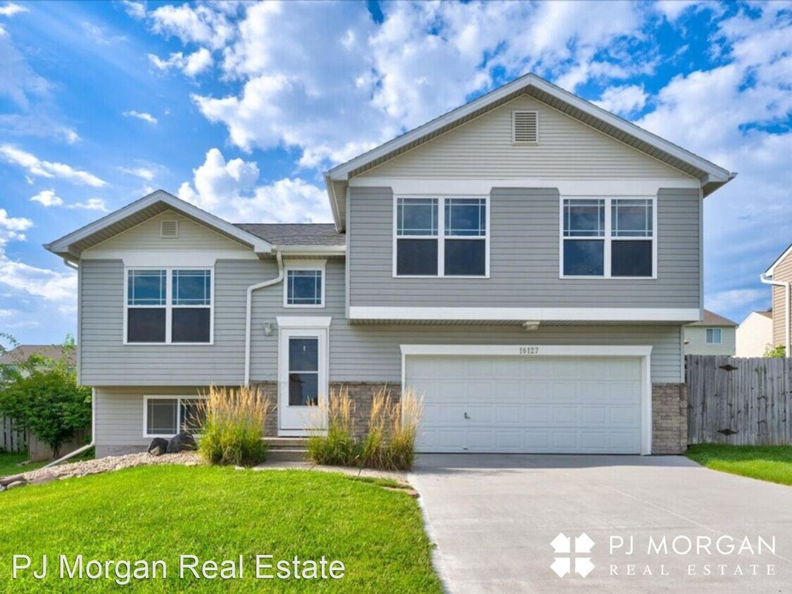 Foto principal - 3 br, 2 bath House - 16127 Cottonwood Ave.