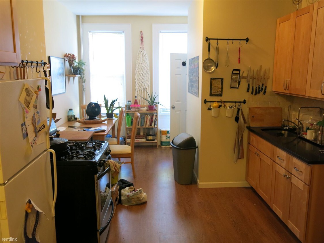 Primary Photo - 608 Onderdonk Ave