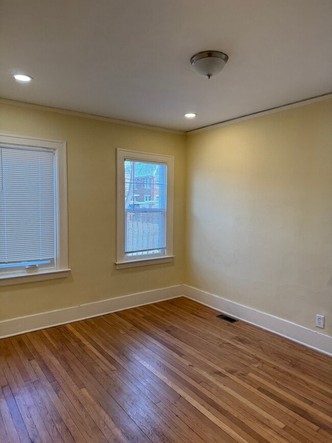 Building Photo - 2494 Hazelwood St