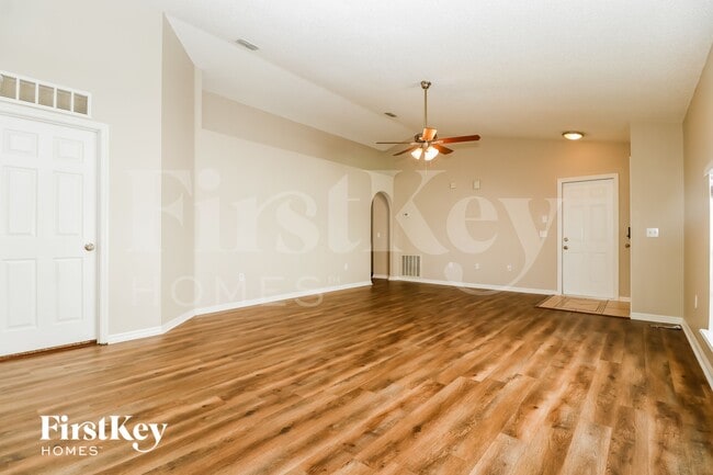 Foto del edificio - 3134 Whispering Trails St