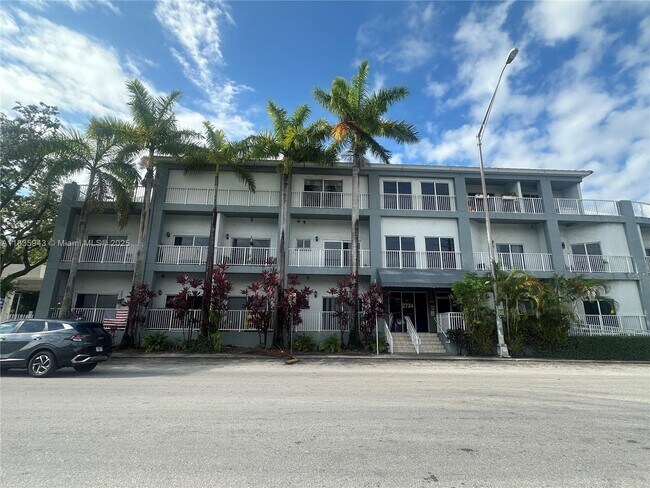 Foto del edificio - 2734 Bird Ave