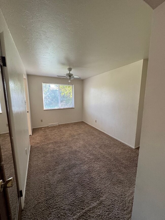 Building Photo - Single Family Home