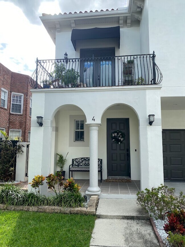 Building Photo - 507 S Westland Ave