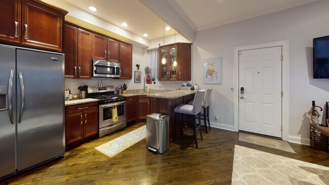 Foto del edificio - 2050 N Western Ave